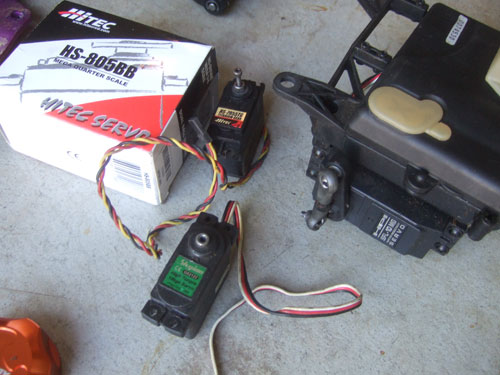 HPI Baja 5B Roller - Stock Steering servo, Hitec 7955 Th servo