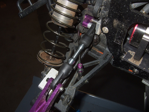 Savage 5T Flux-  Hitec HS-7950TH HV Servo