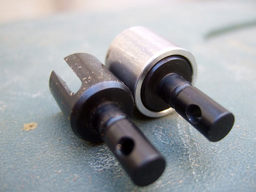 HPI Savage 5T Super Flux- Aluminum sleeve from the rear