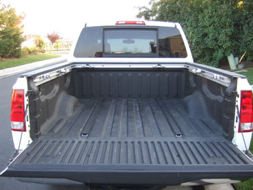 Nissan Titan SE Crew Cab 4X4 Blazzard -  Rear