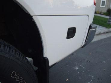 Nissan Titan SE Crew Cab 4X4 Blazzard - Rear storage