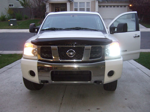 Xentec HID Kit Conversion - Installed on one side and stock on the other side