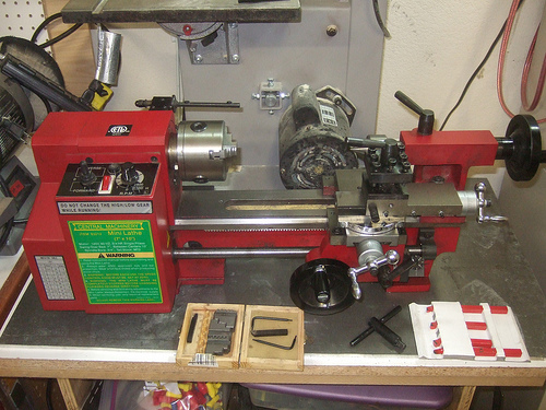 Harbor Freight 7" x 10" Lathe 93212 